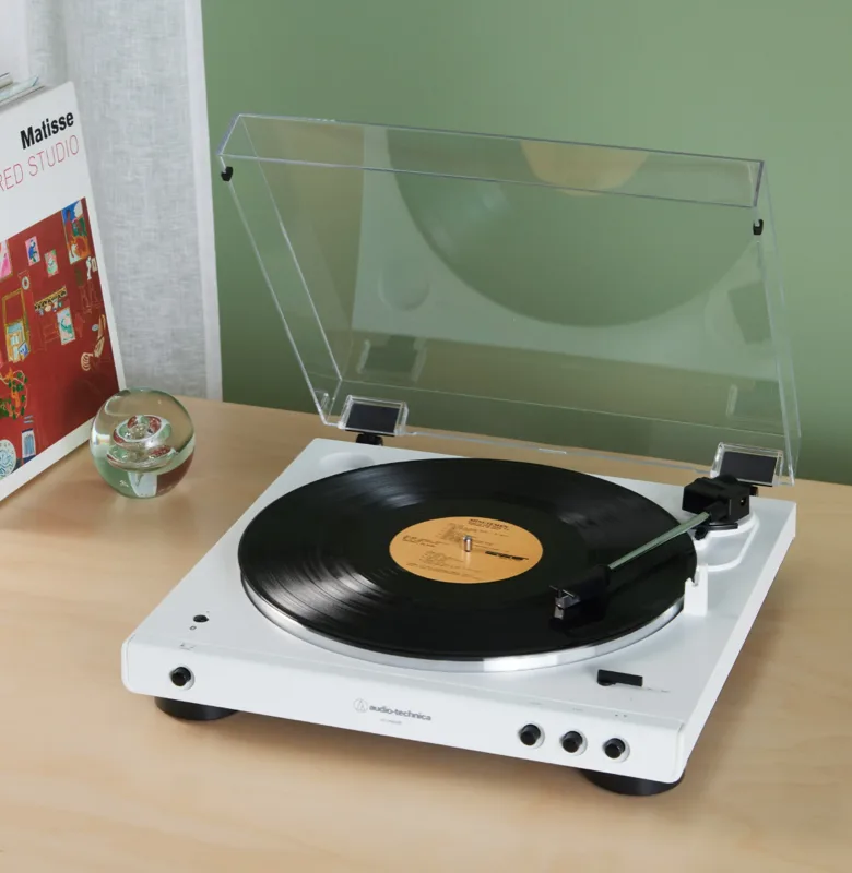 Виниловый проигрыватель Audio-Technica AT-LP60X-BK