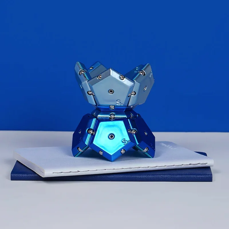 Speks Geode Magnetic Fidget Sphere