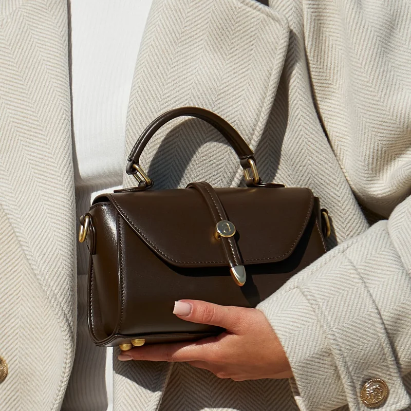 Кожаная сумка mivan Camellia