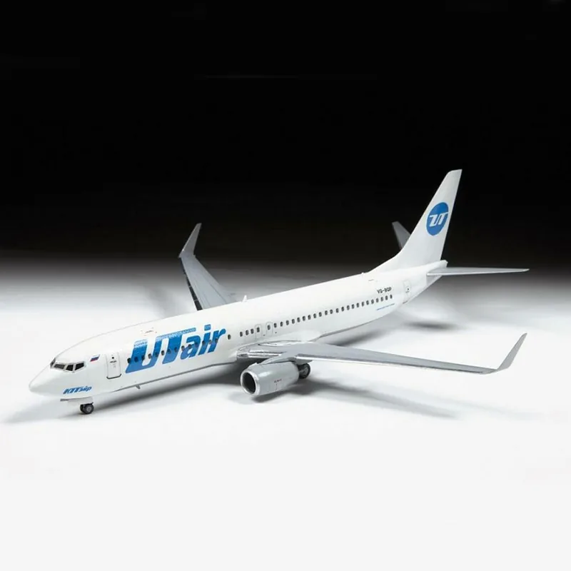 Сборная модель Boeing 737-800 Звезда